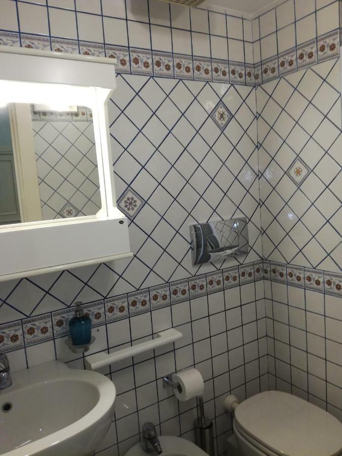 Cairoli 79 Lägenhet Bari Exteriör bild